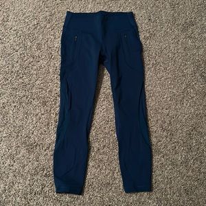 Blue lululemon leggings with zipper pockets sz 8